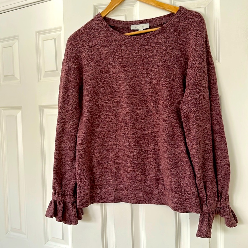 Anthropologie Sweatshirt Top. Size Medium. Heathered Maroon color.